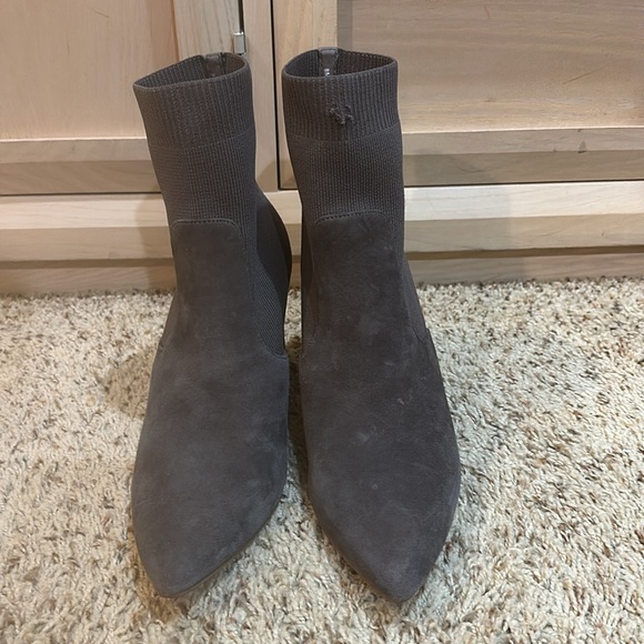 Steve Madden Boots Womens Reece Sock Bootie Gray Fabric Pull On - Picture 2 of 7
